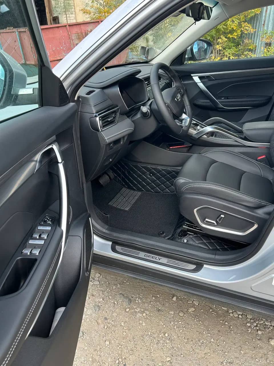Автомобильные 3D коврики из экокожи для Geely