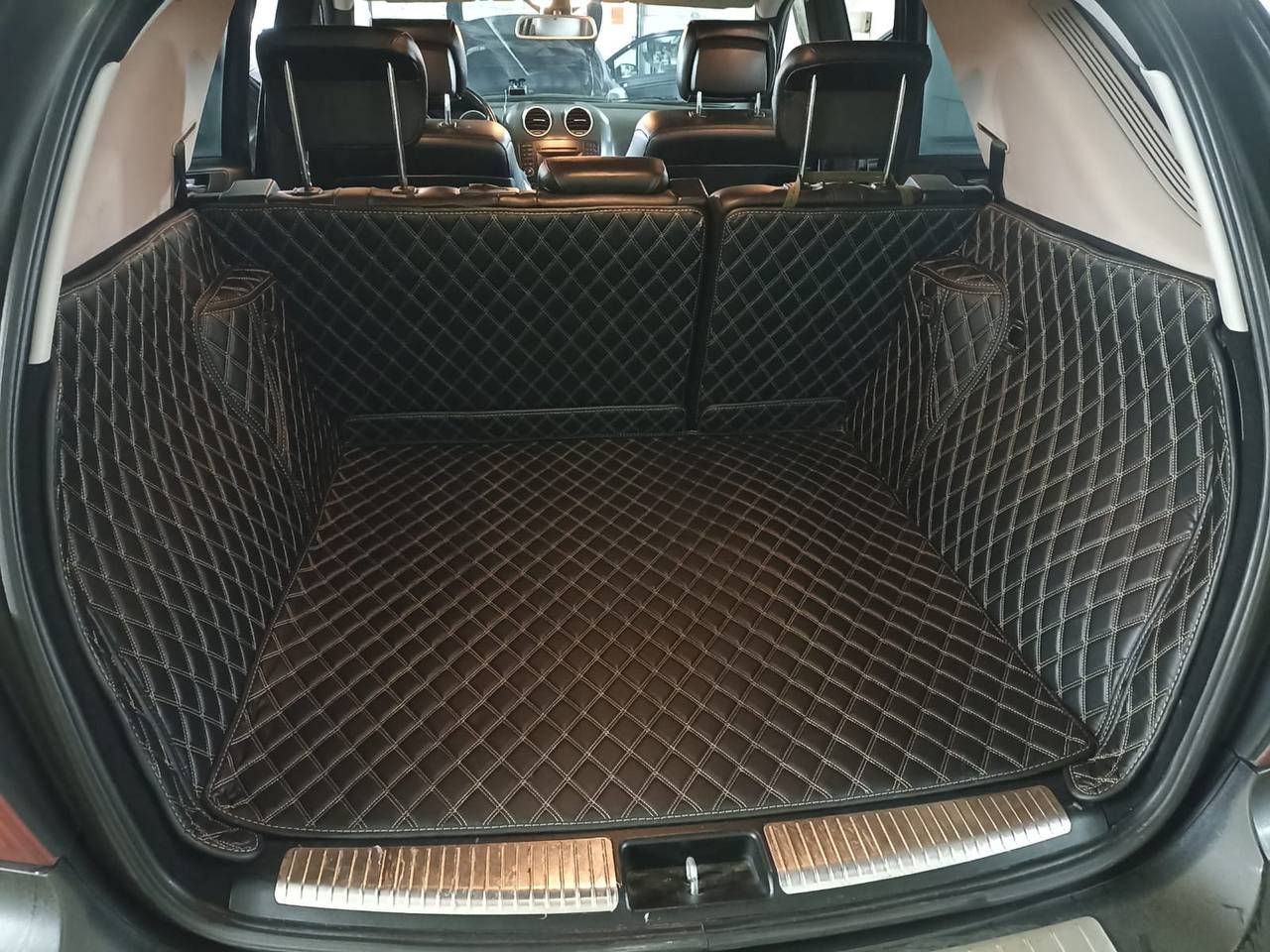Автомобильные 3D коврики из экокожи для Mercedes-Benz