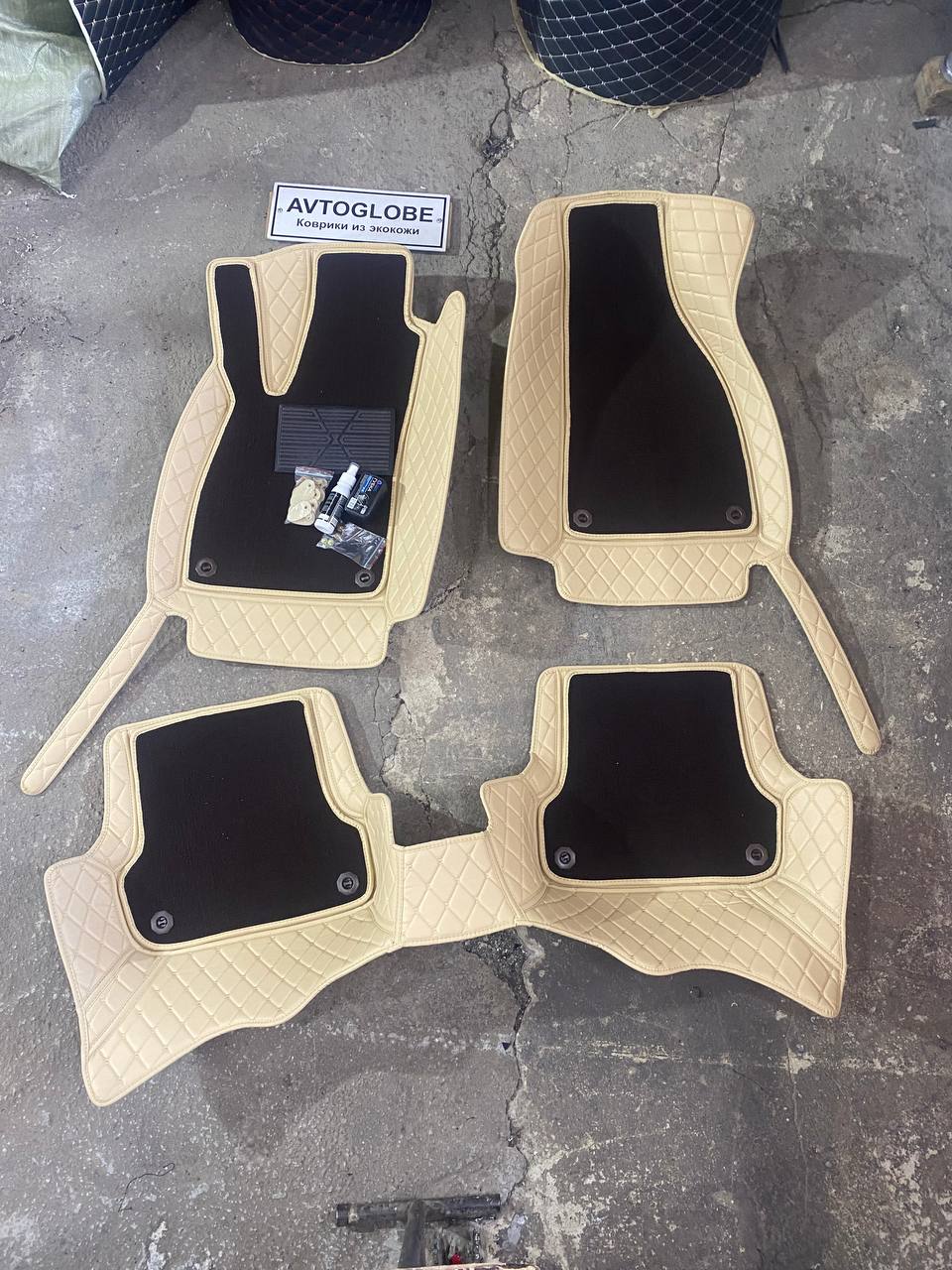 Автомобильные 3D коврики из экокожи для Audi A4