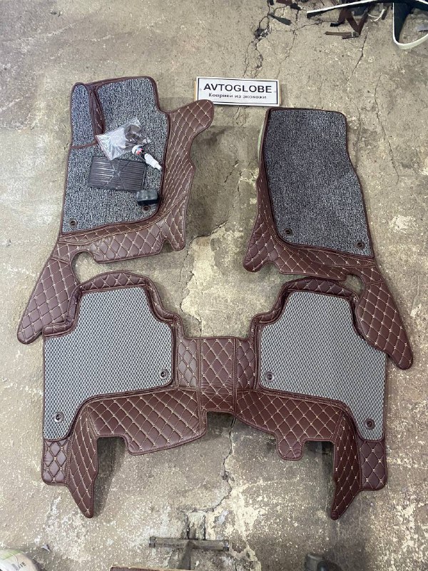 Автомобильные 3D коврики из экокожи для Mitsubishi Pajero Sport