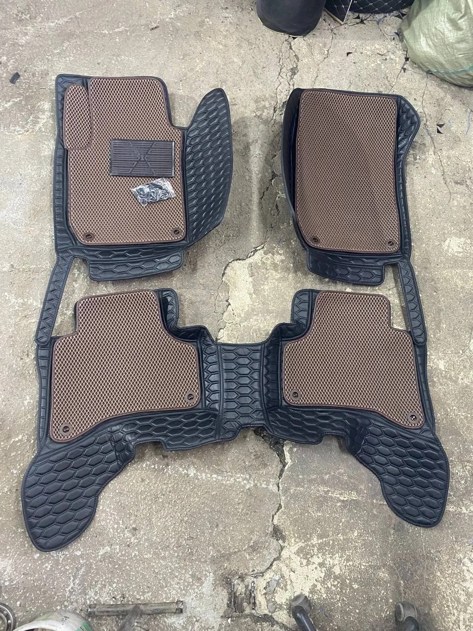 Автомобильные 3D коврики из экокожи для SUZUKI